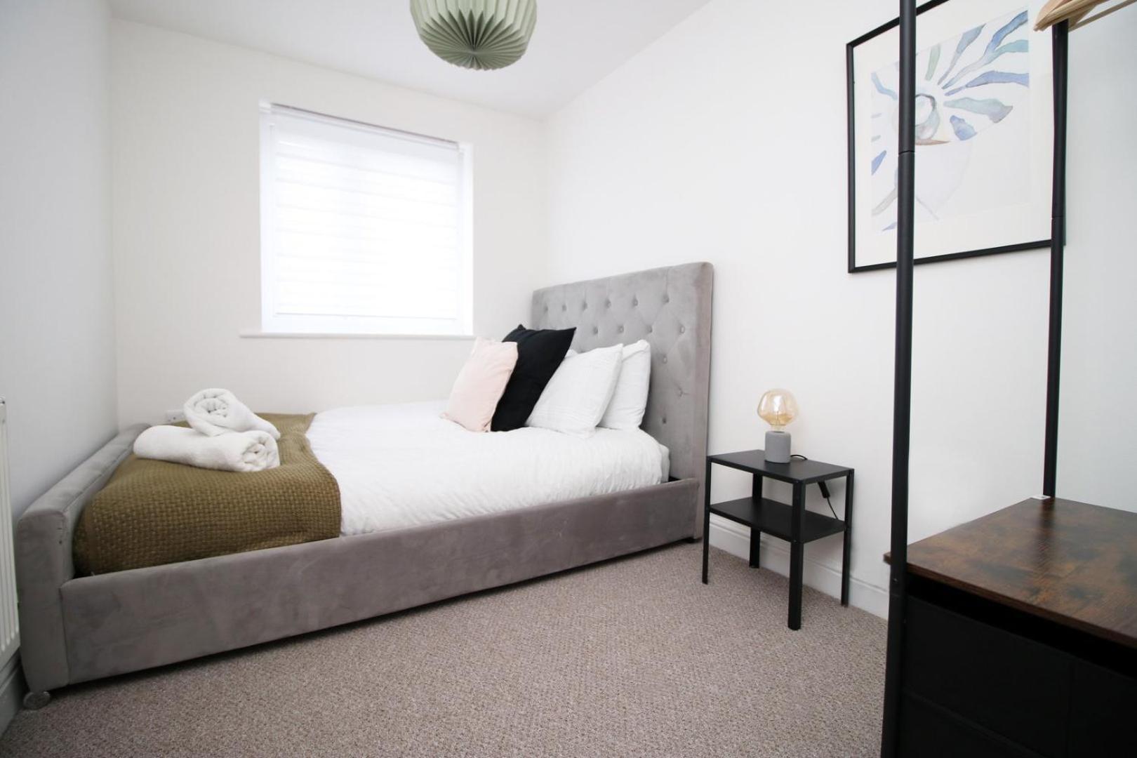 Spacious 5 Bedroom | With Fenced Backyard ニューポート エクステリア 写真