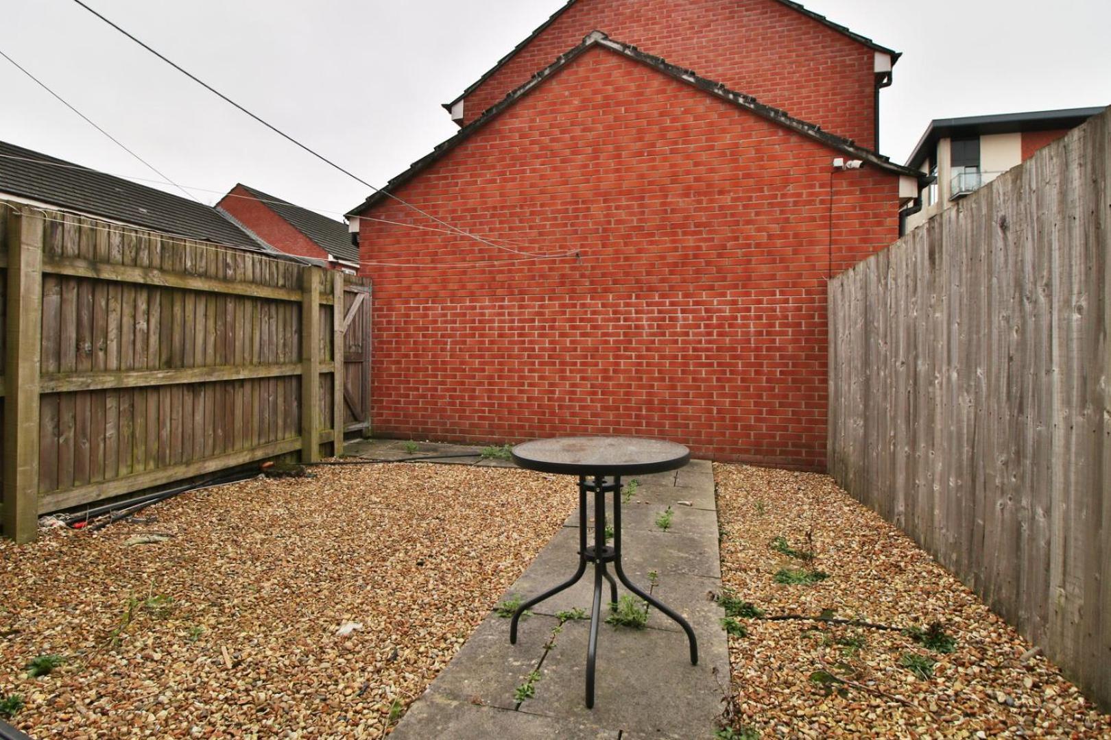 Spacious 5 Bedroom | With Fenced Backyard ニューポート エクステリア 写真