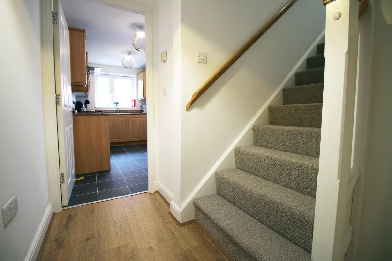 Spacious 5 Bedroom | With Fenced Backyard ニューポート エクステリア 写真